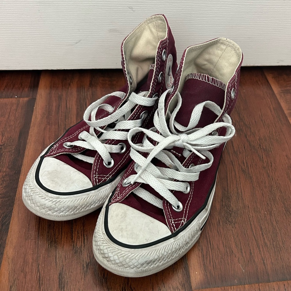 wine red converse